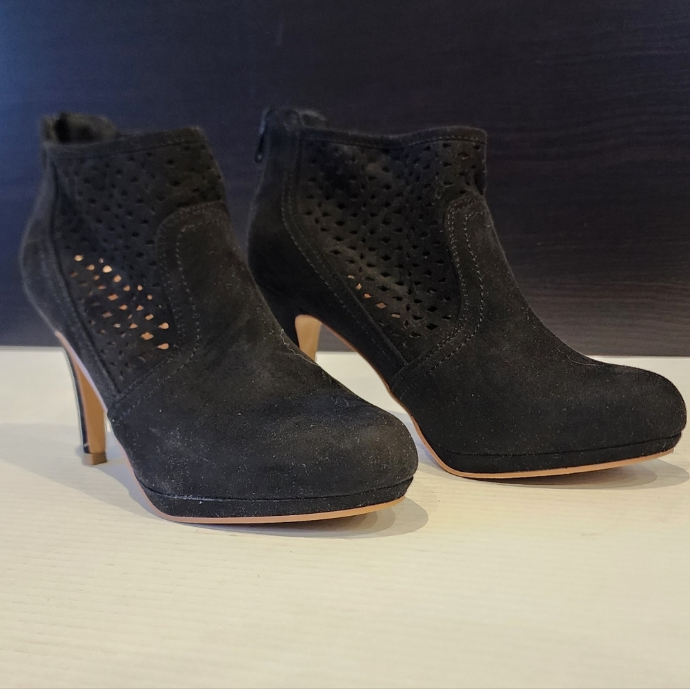 K Studio Black Suede Perforated Ankle Booties Heels Size 39  – Chic Zip Boot